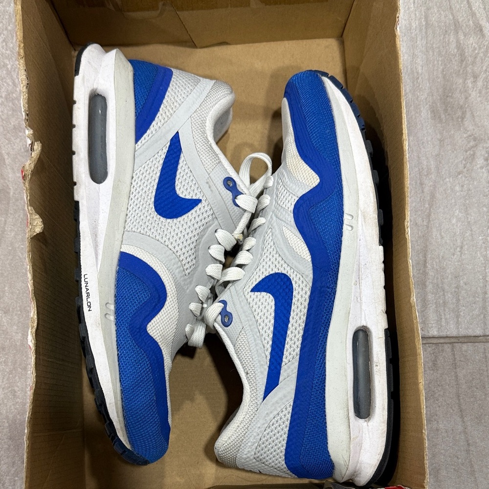 Nike Women's Air Max Lunar1